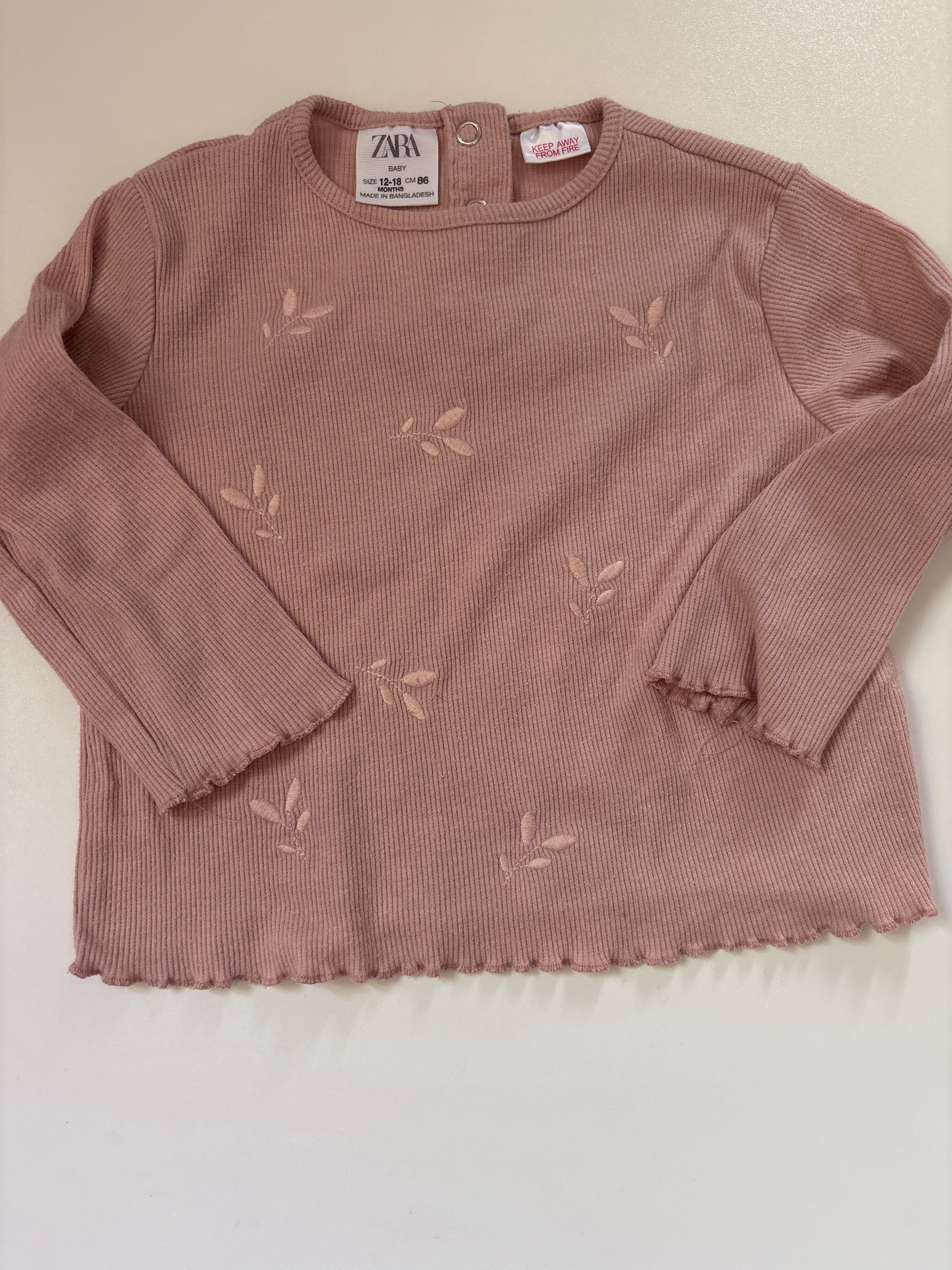 Chandail Zara 12/18 mois