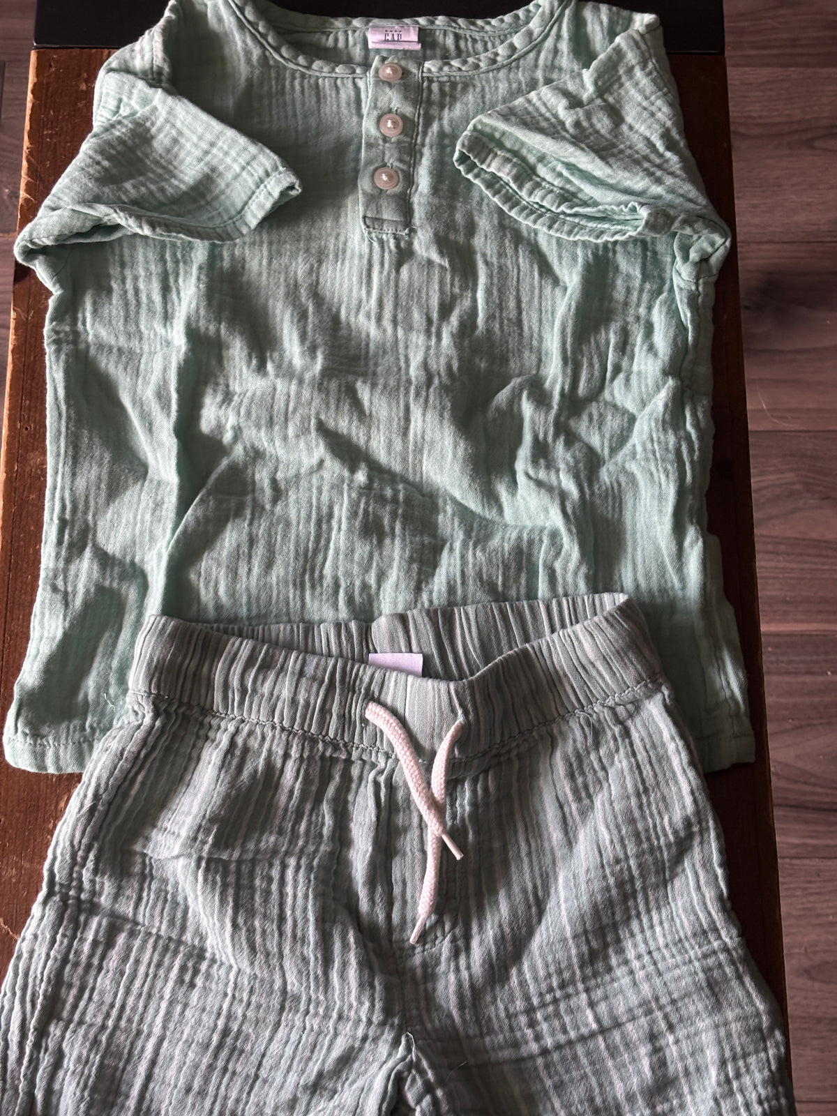 Baby Gap 4T (vert pale )