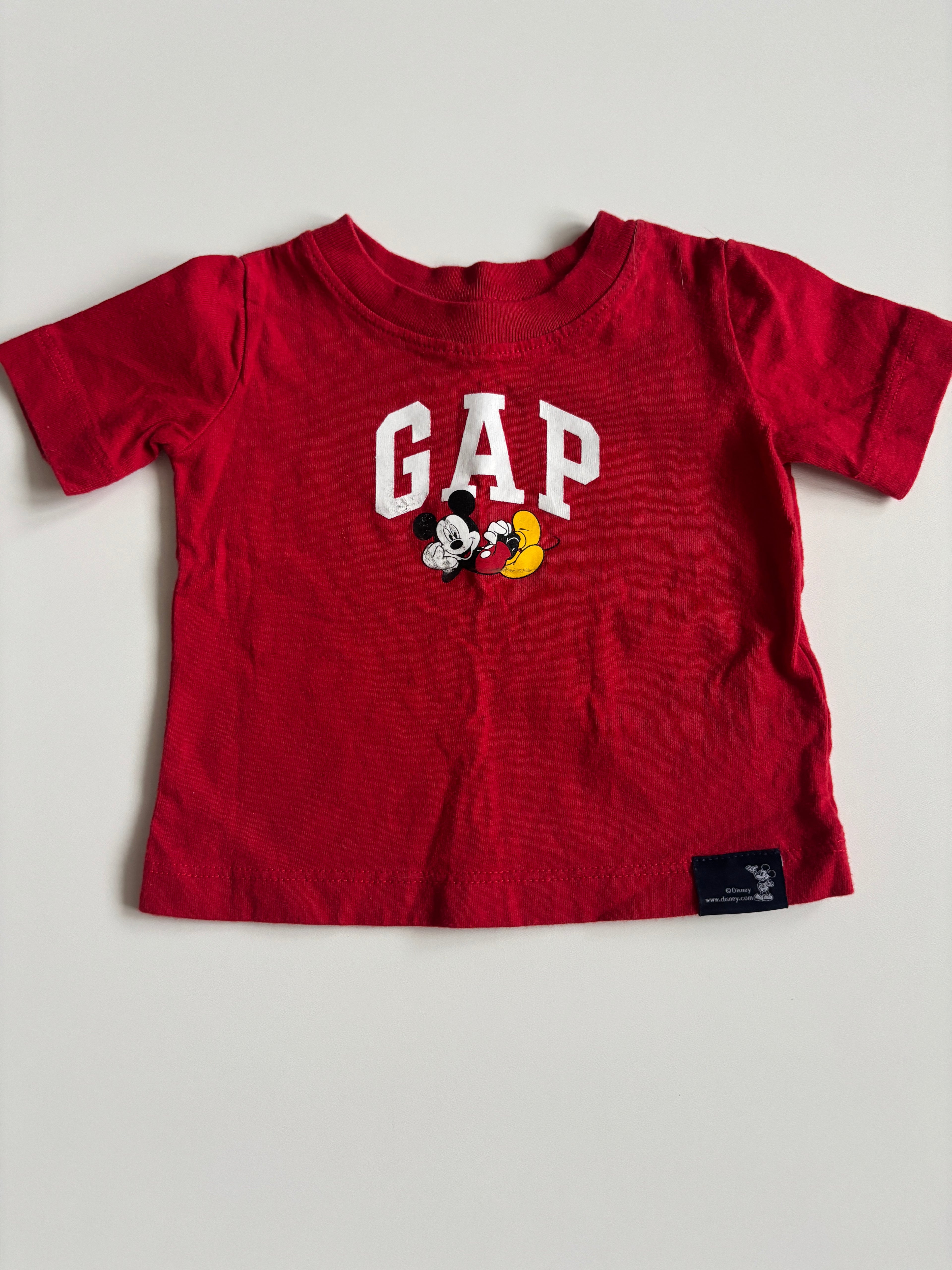 T-Shirt Baby Gap 0-3 mois (manque un peu de couleur sur l'écriture )