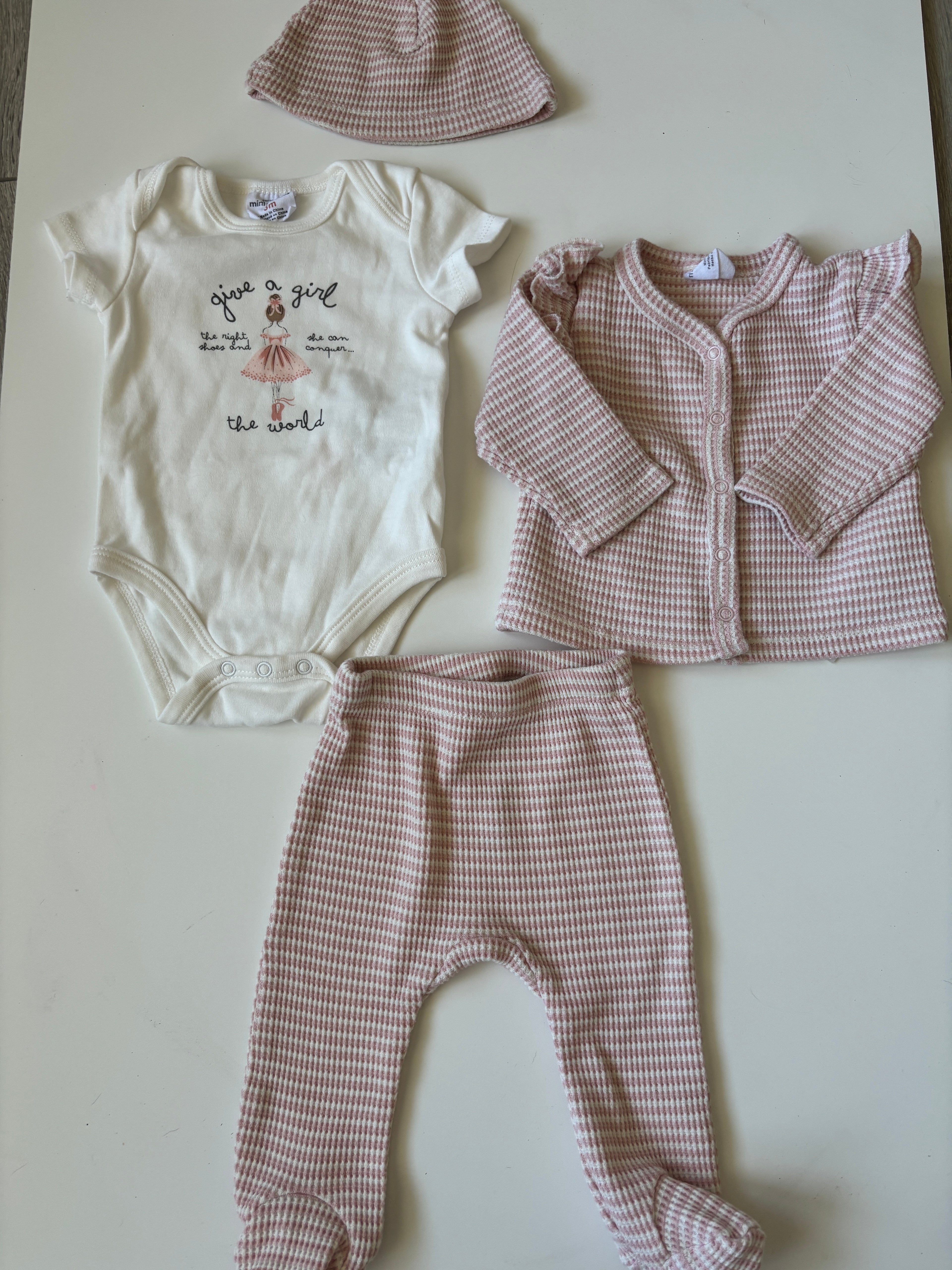 Ensemble 4 morceaux Petit Lem 3 mois