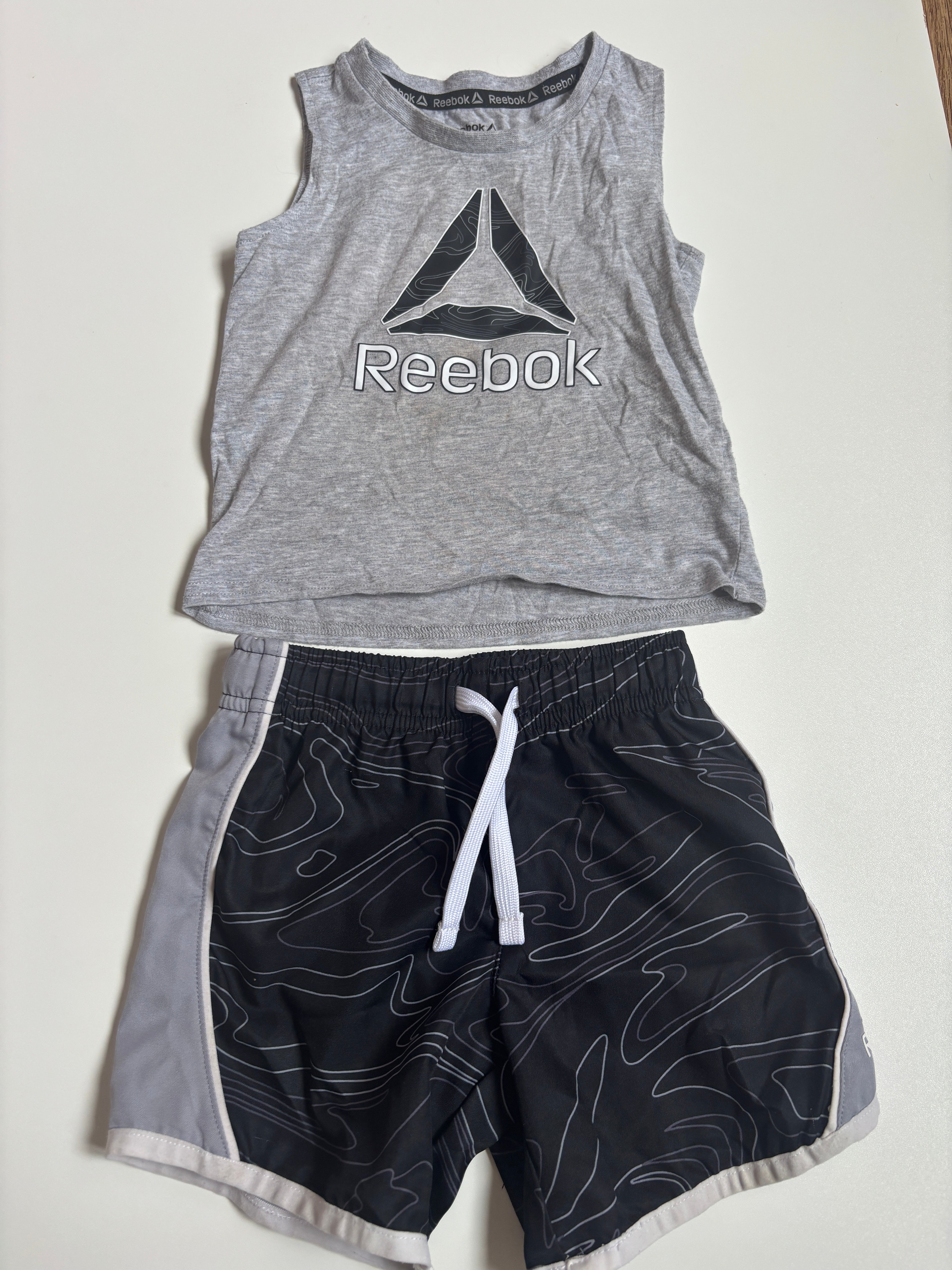 Ensemble Reebok 2T ( chandail imparfait)