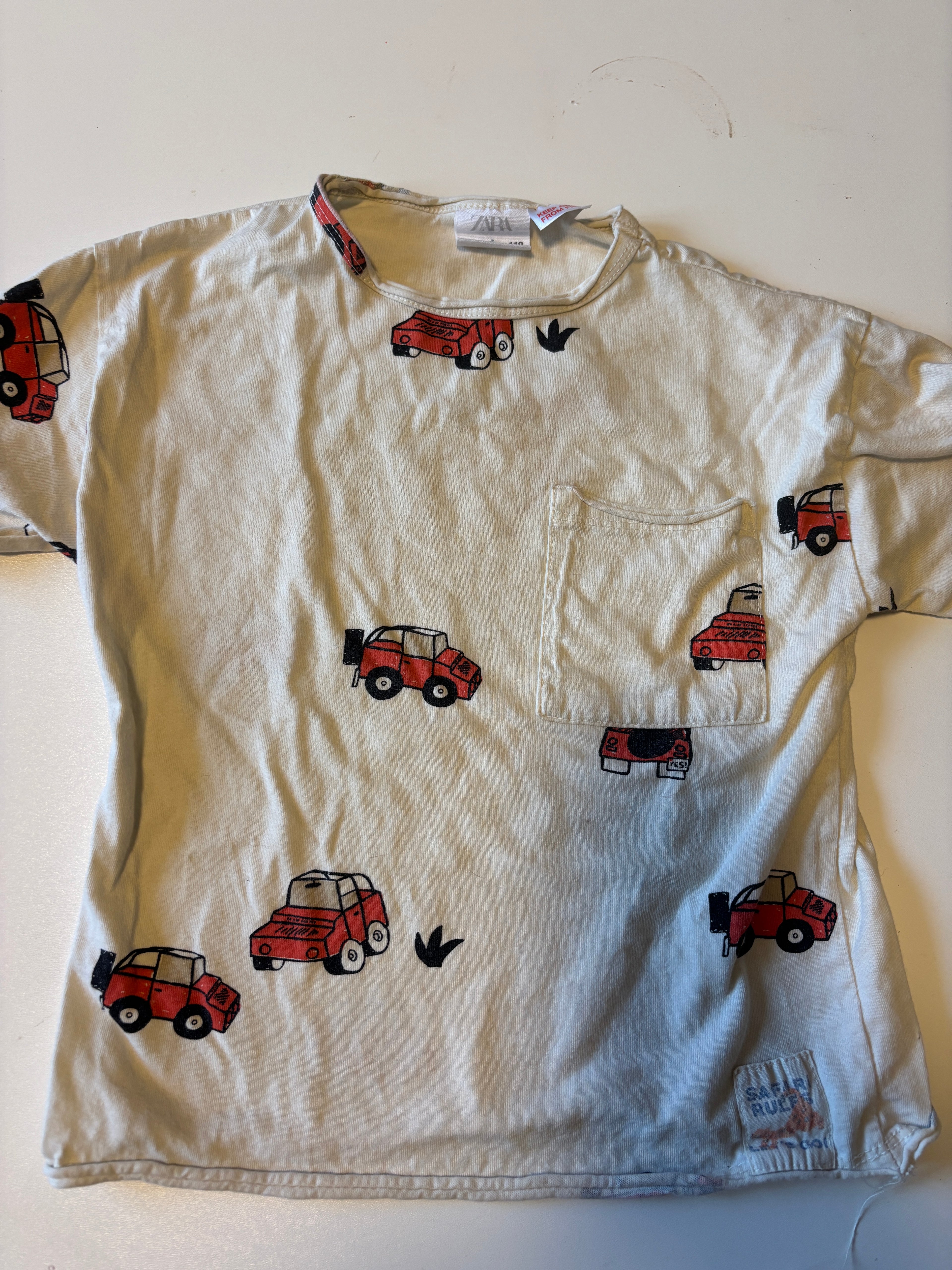 T-Shirt Zara 4-5 ans (taché)