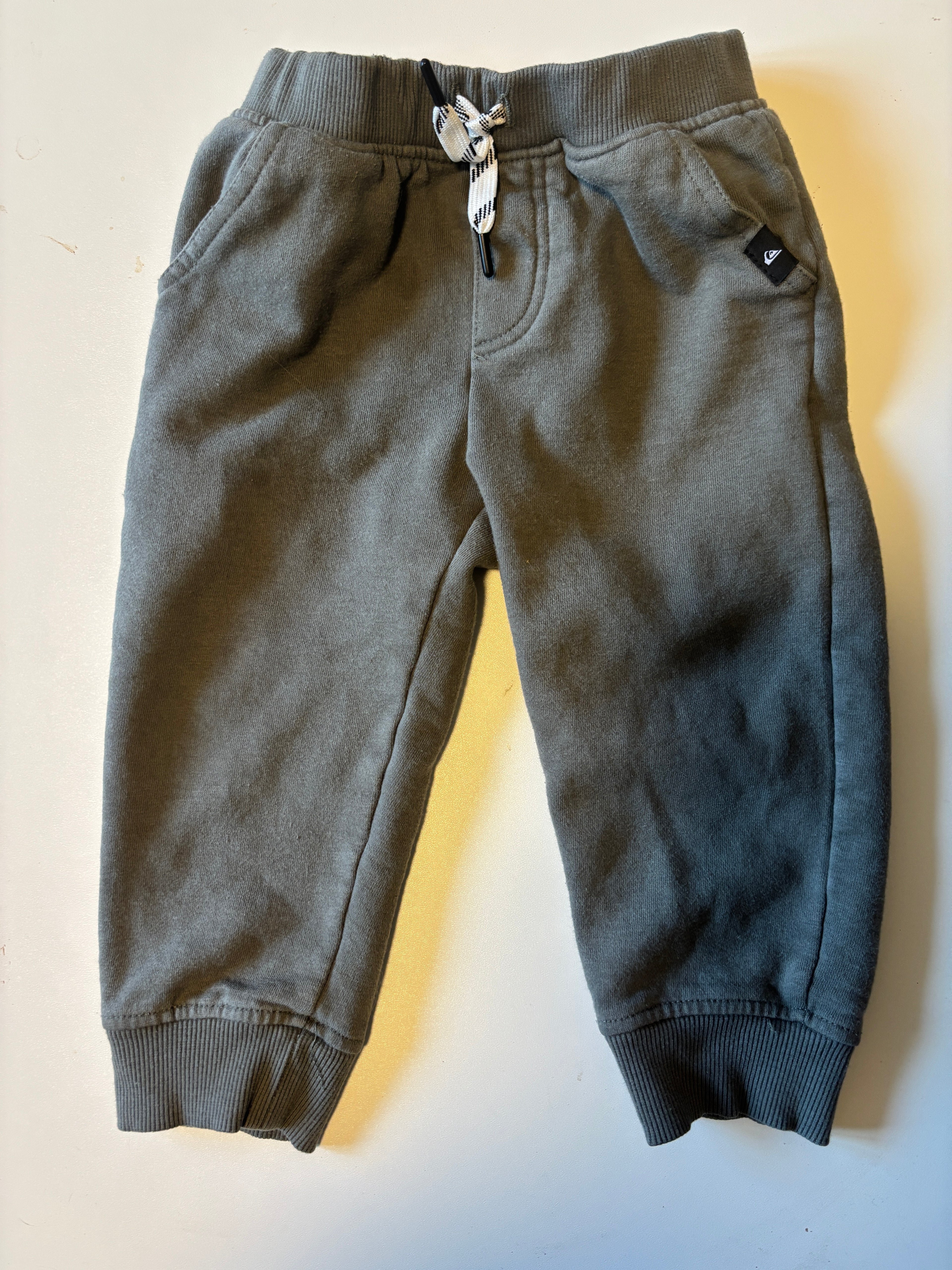 Jogging Quiksilver 24 mois